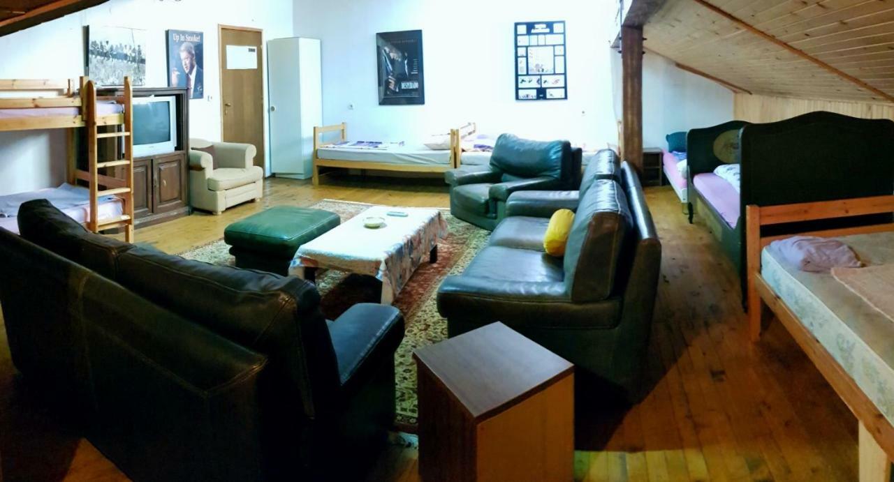 Hostel Pansion Lion Sarajevo Exterior photo